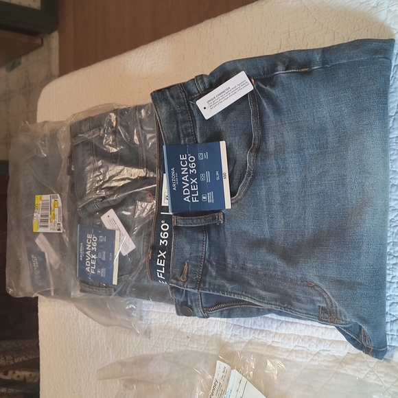 NWT, MEN'S ARIZONA JEANS, $35 each - Picture 4 of 9